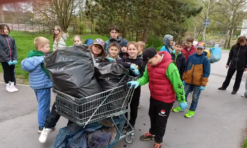 den země 25