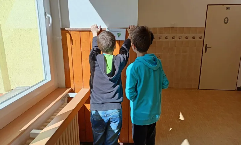 den země 25