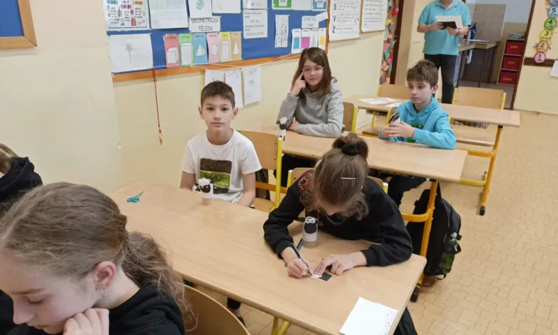 den země 25
