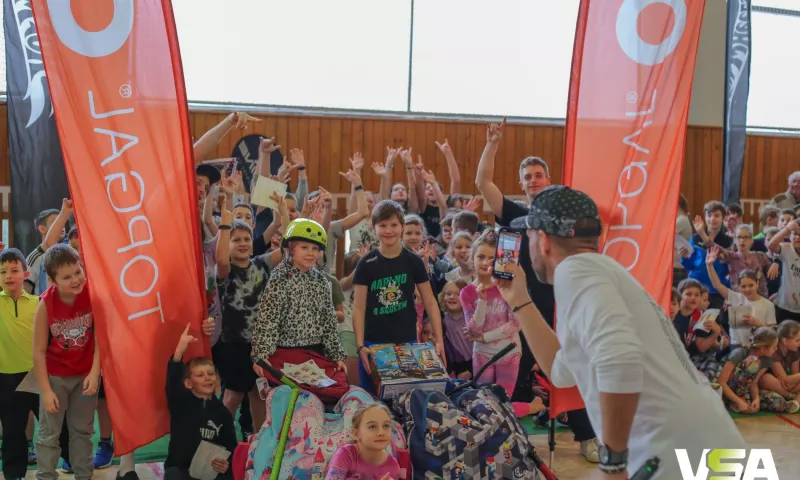 HOT WHEELS SCHOOLMANIE