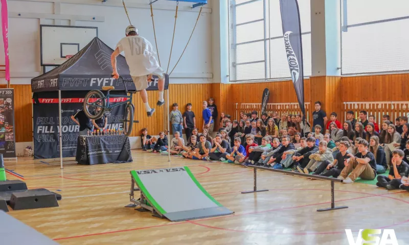 HOT WHEELS SCHOOLMANIE