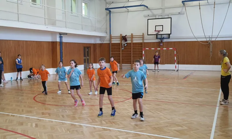 miniházená 25