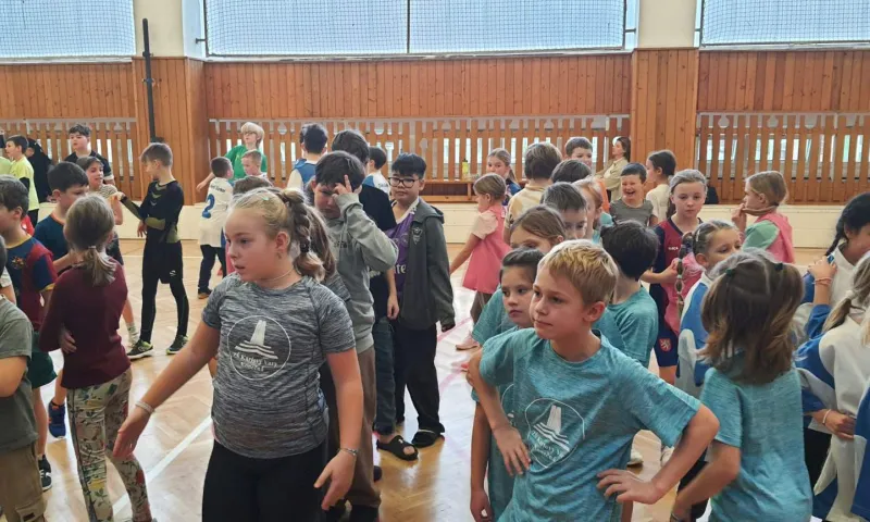 miniházená 25