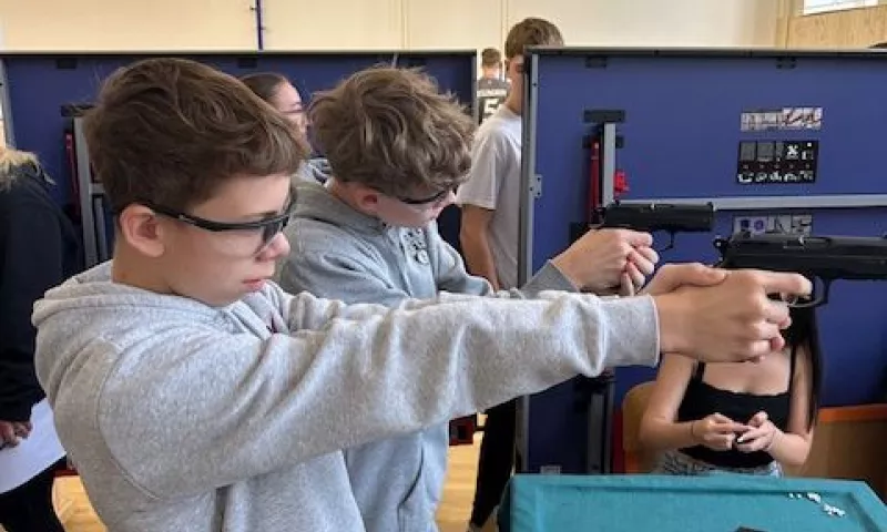 po stopách zločinu