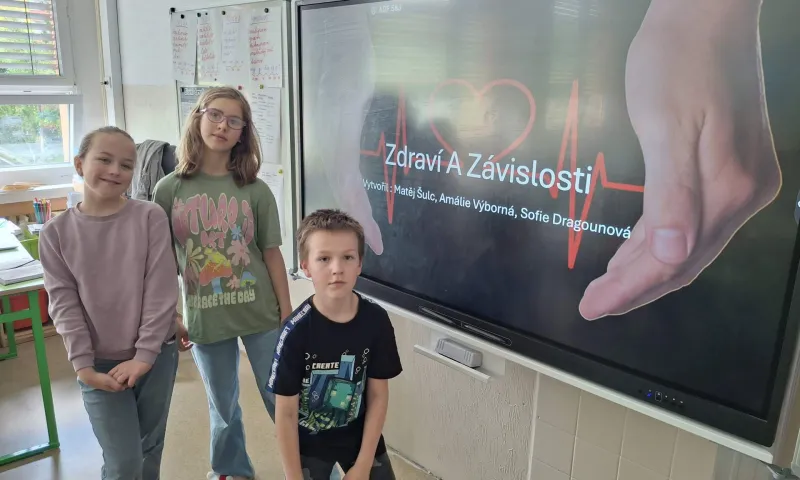 učí děti